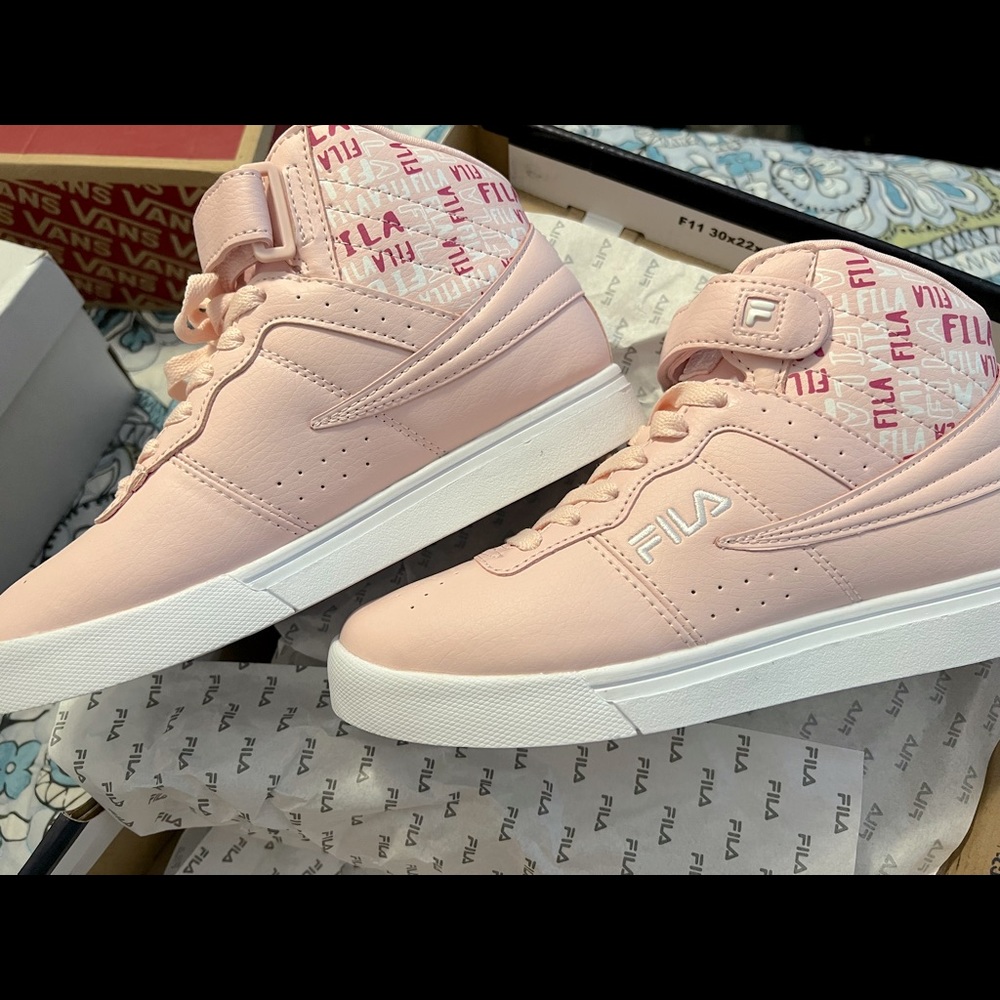 FILA Vulc13 Print Reveal NWT girls size 4